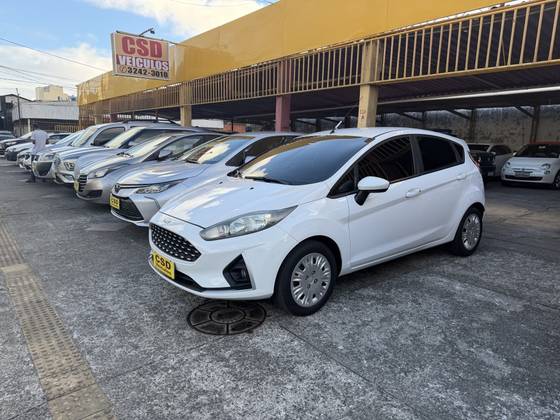 FORD FIESTA 1.6 TI-VCT FLEX SE MANUAL FORD FIESTA 1.6 TI-VCT FLEX SE MANUAL